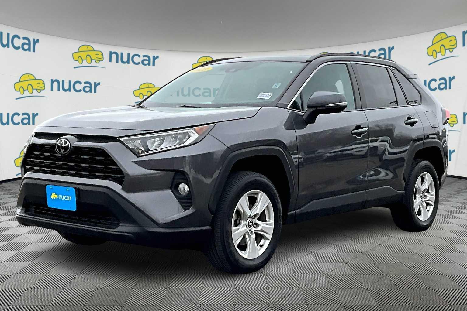 2021 Toyota RAV4 XLE - Photo 3