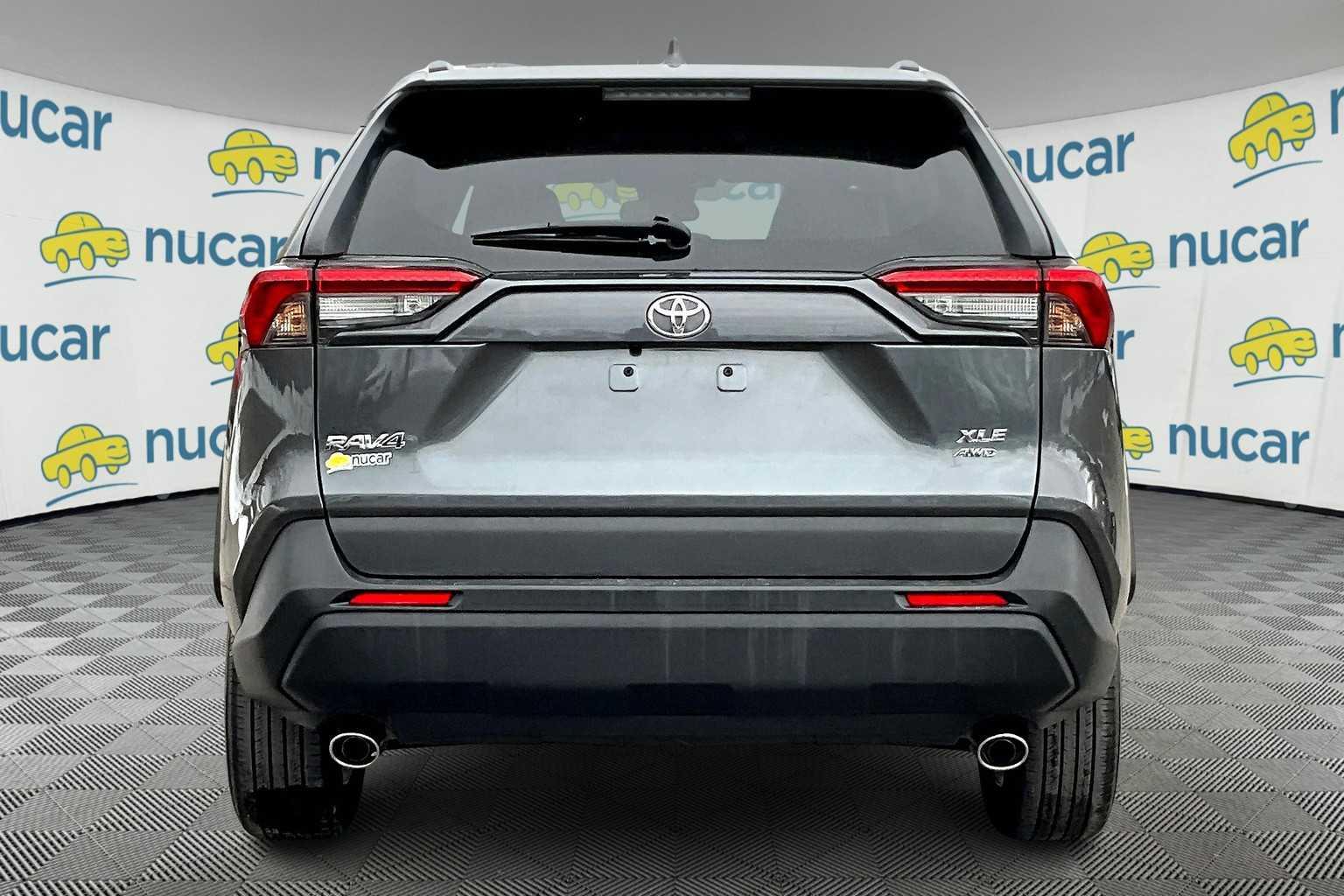 2021 Toyota RAV4 XLE - Photo 5