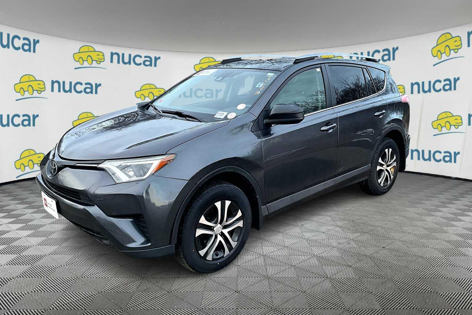 2017 Toyota RAV4 LE - Photo 2