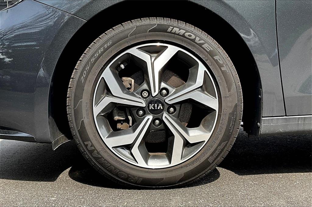 2021 Kia Forte LXS - Photo 7