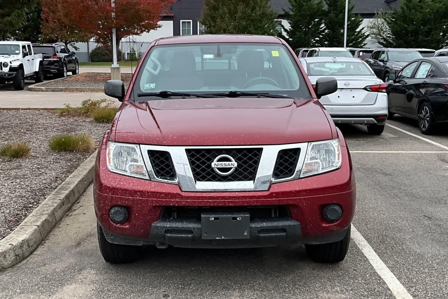 2019 Nissan Frontier SV Crew Cab 4x4 Auto - Photo 2