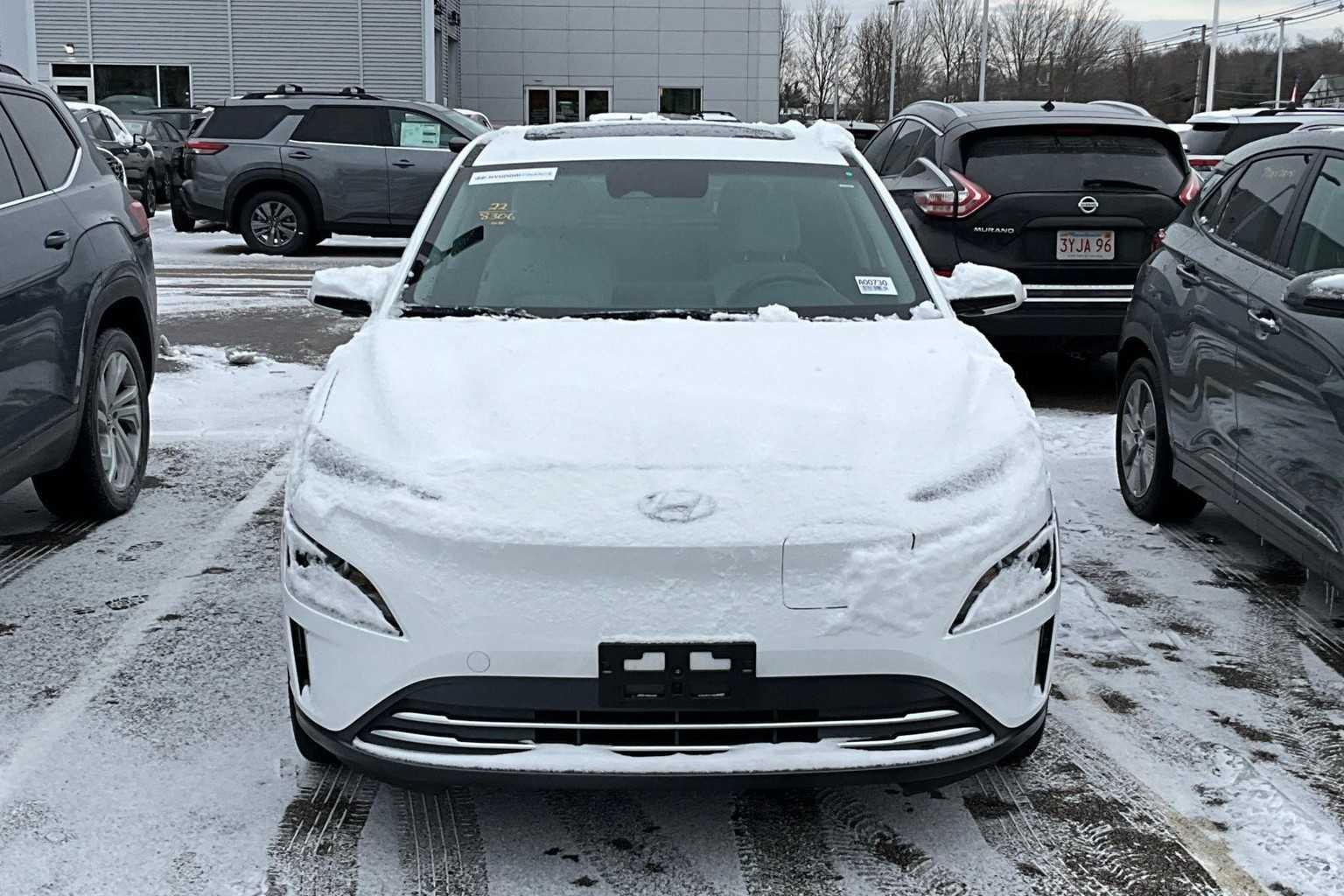 2022 Hyundai Kona Electric SEL - Photo 2