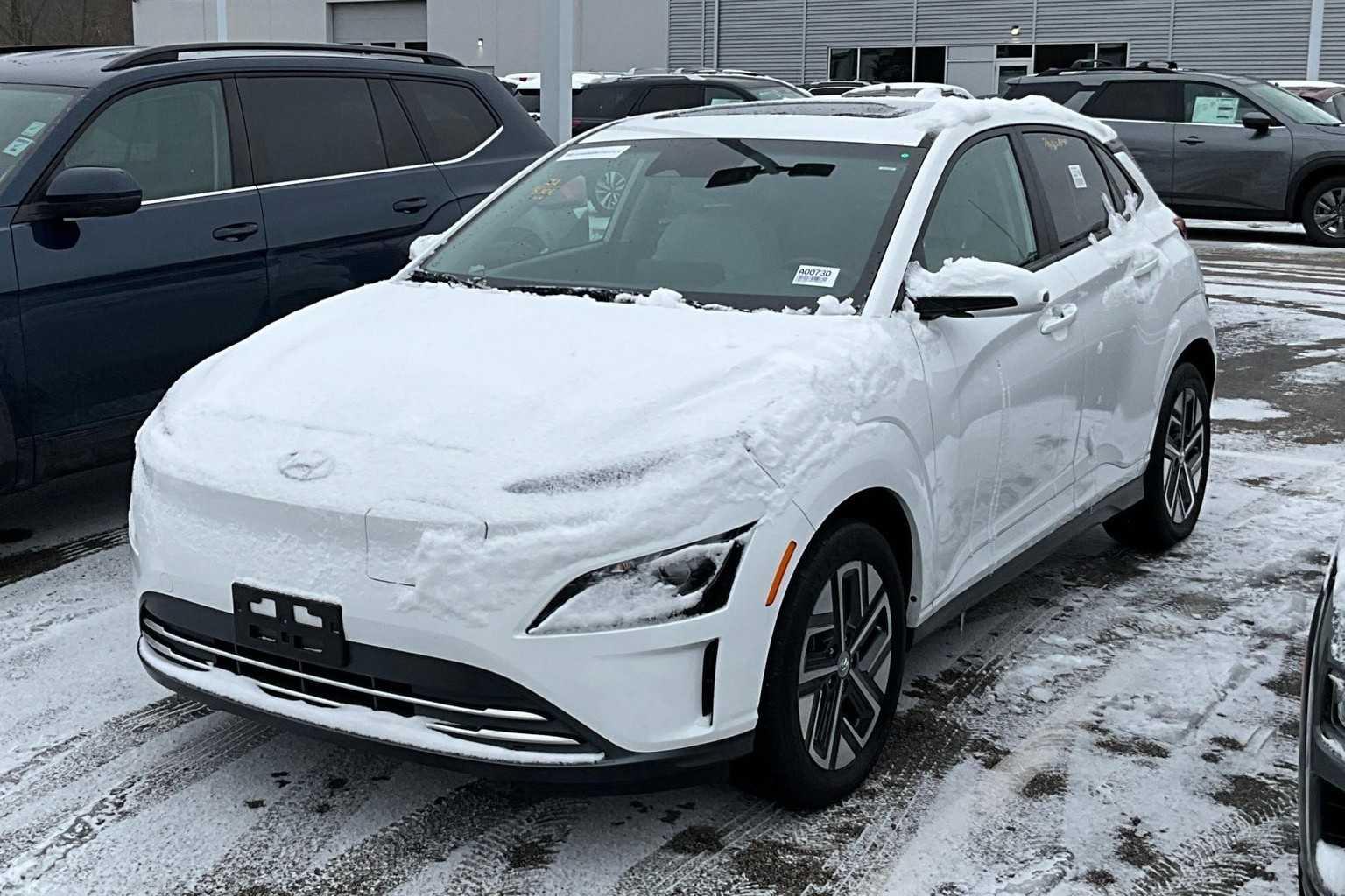 2022 Hyundai Kona Electric SEL - Photo 3