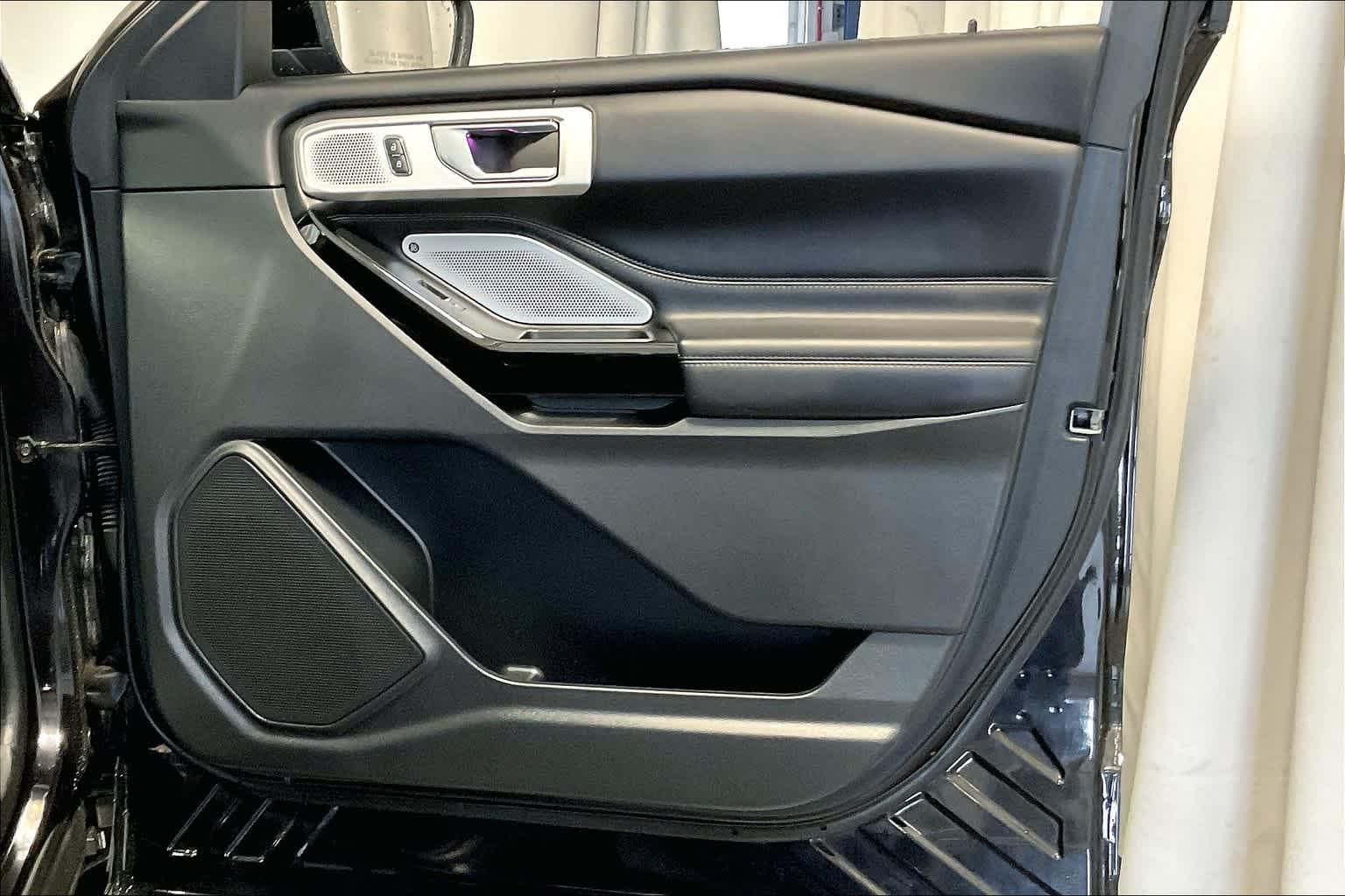 2022 Ford Explorer Platinum - Photo 12