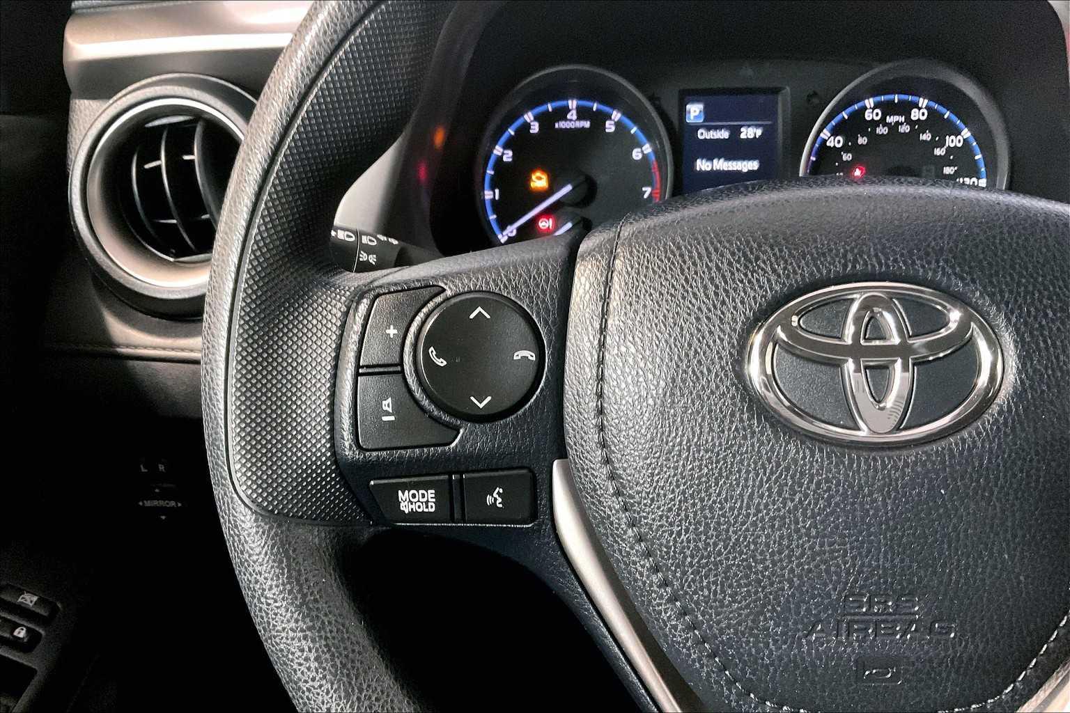 2017 Toyota RAV4 LE - Photo 22