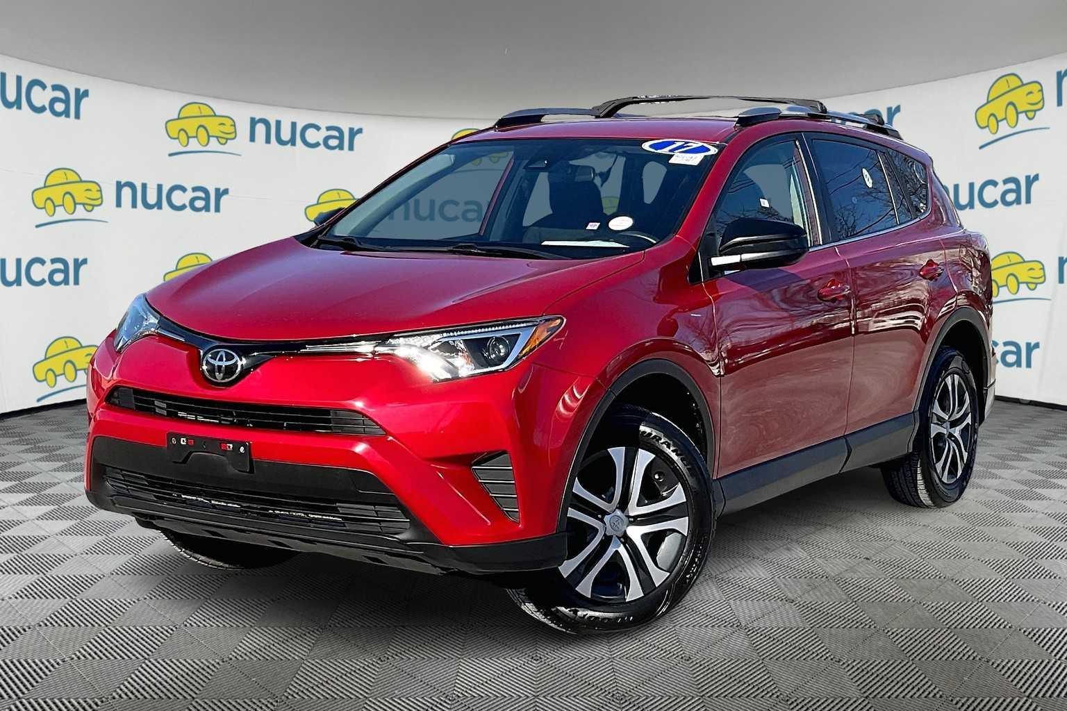 2017 Toyota RAV4 LE - Photo 3