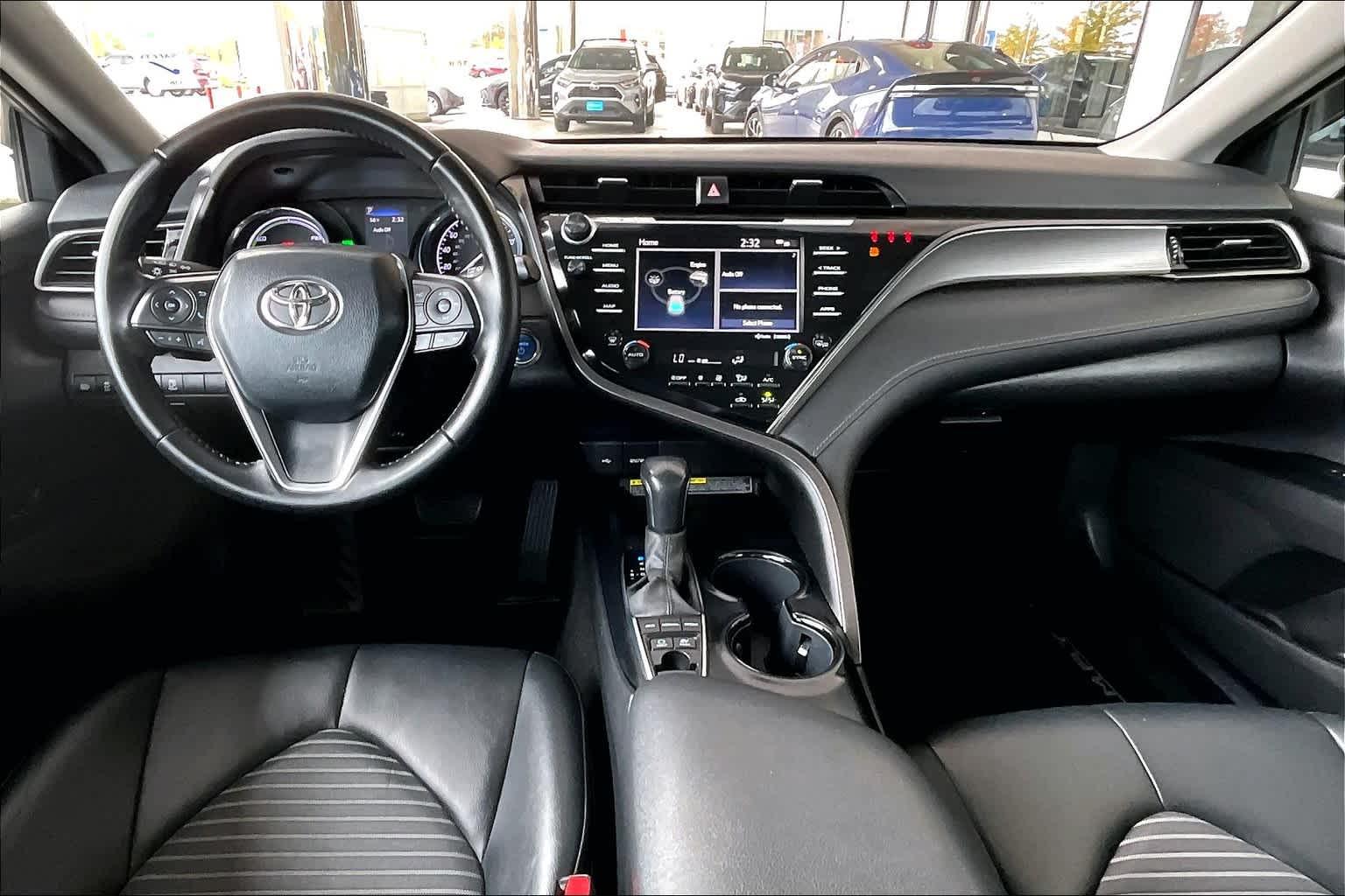 2020 Toyota Camry Hybrid SE - Photo 21