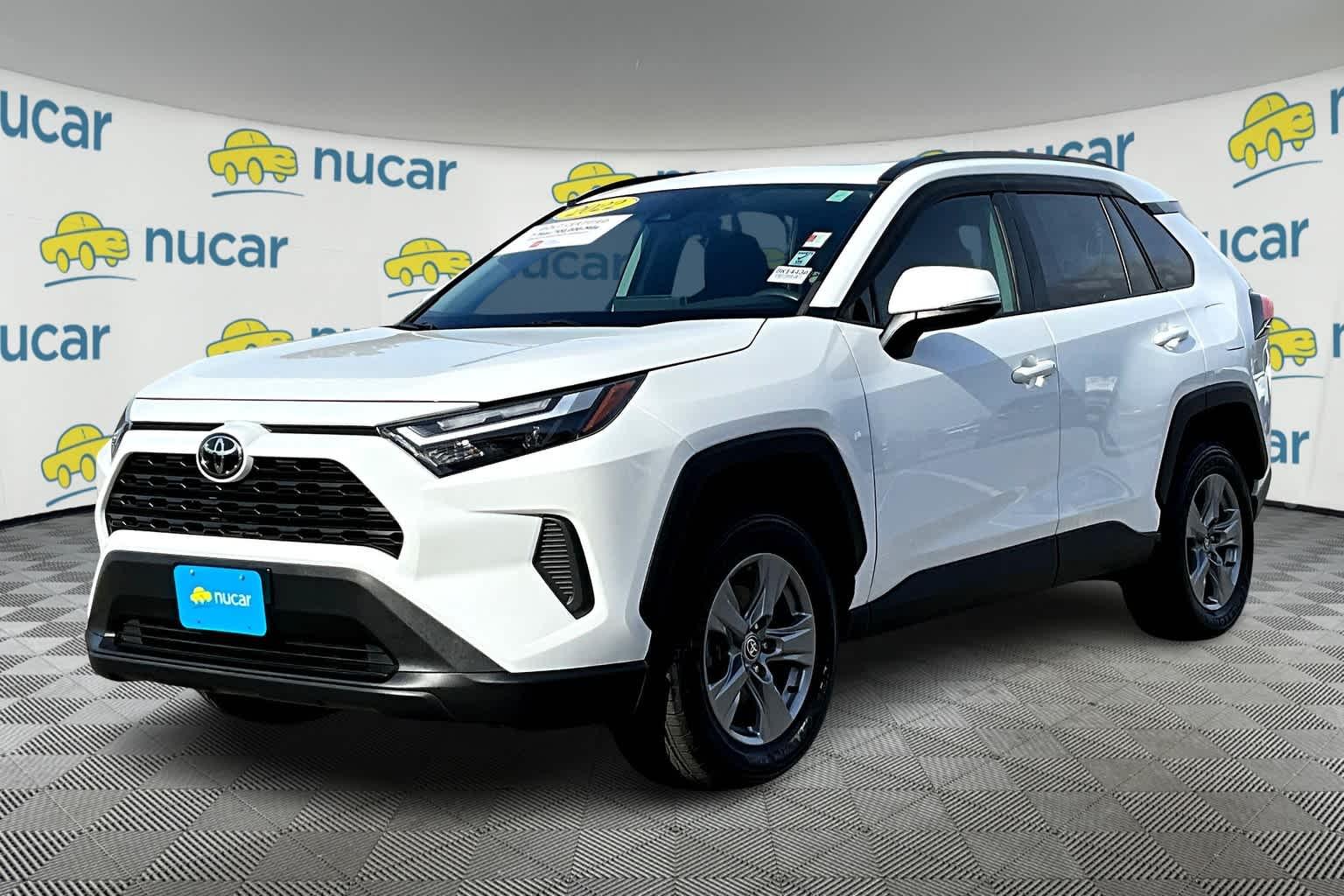 2022 Toyota RAV4 XLE - Photo 3