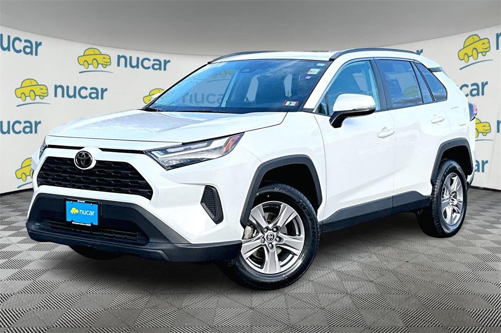 2023 Toyota RAV4 XLE - Photo 3