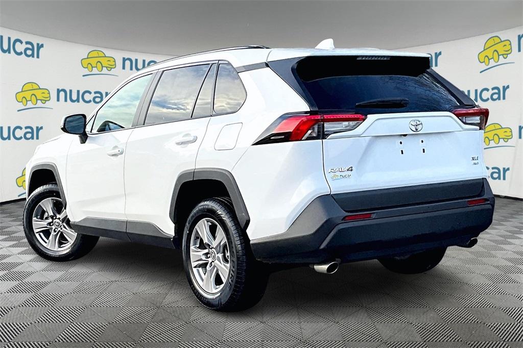 2023 Toyota RAV4 XLE - Photo 4