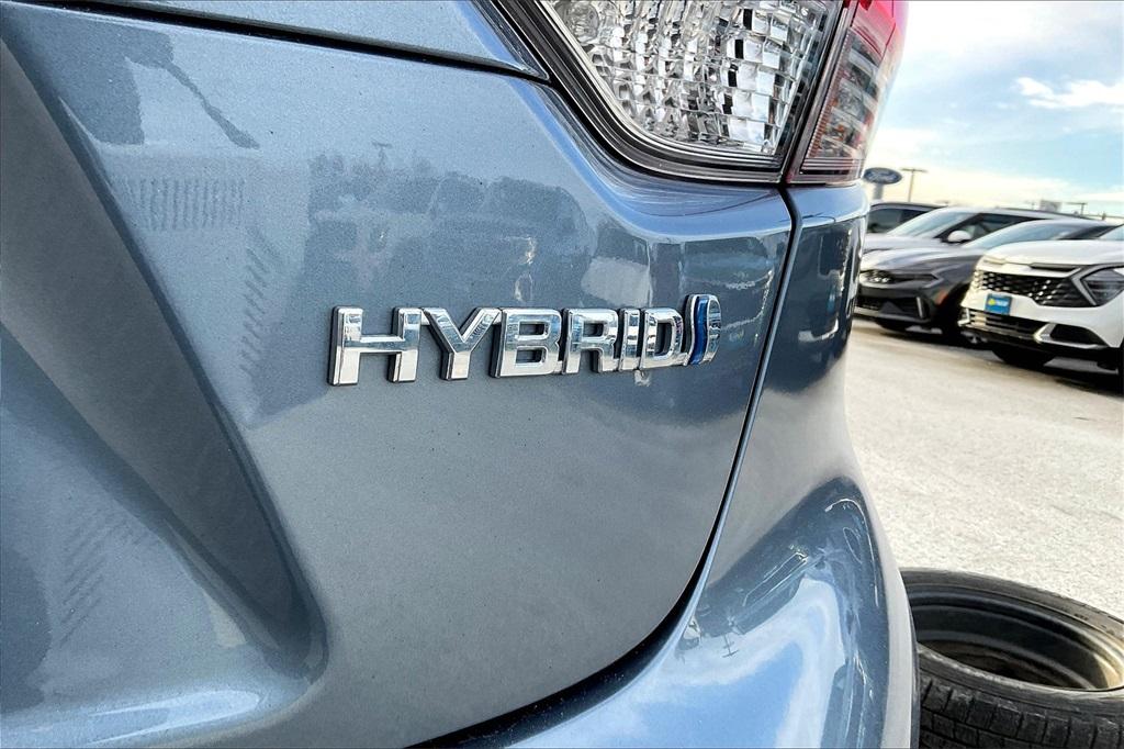 2022 Toyota Corolla Hybrid LE - Photo 25