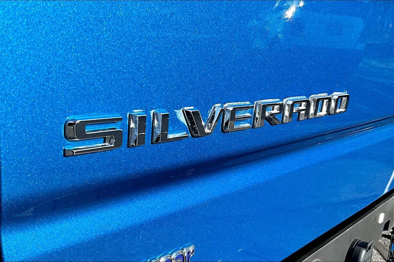 2022 Chevrolet Silverado 1500 Custom 4WD Crew Cab 147 - Photo 28