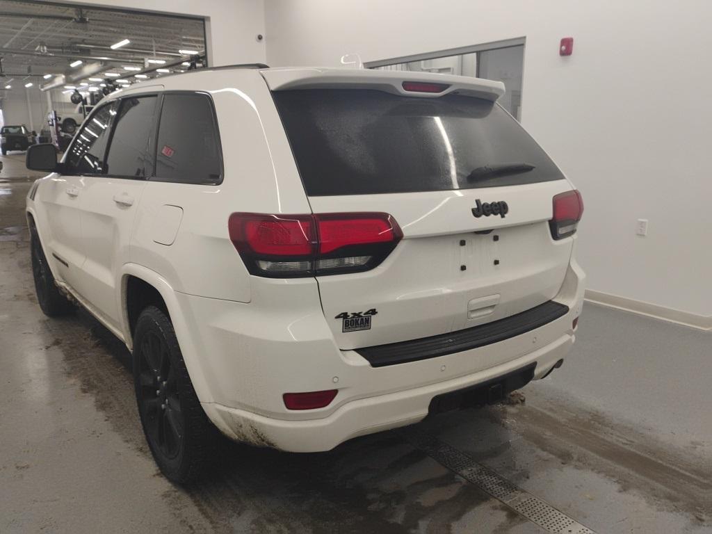 2020 Jeep Grand Cherokee Altitude - Photo 3