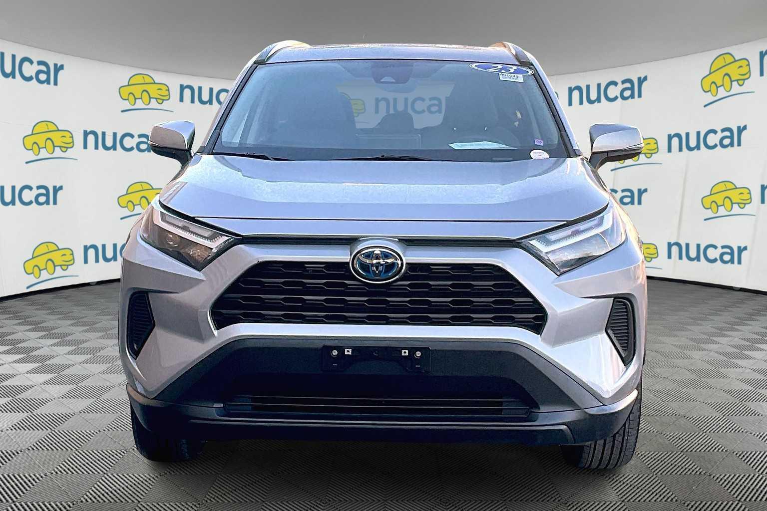 2023 Toyota RAV4 Hybrid XLE - Photo 2