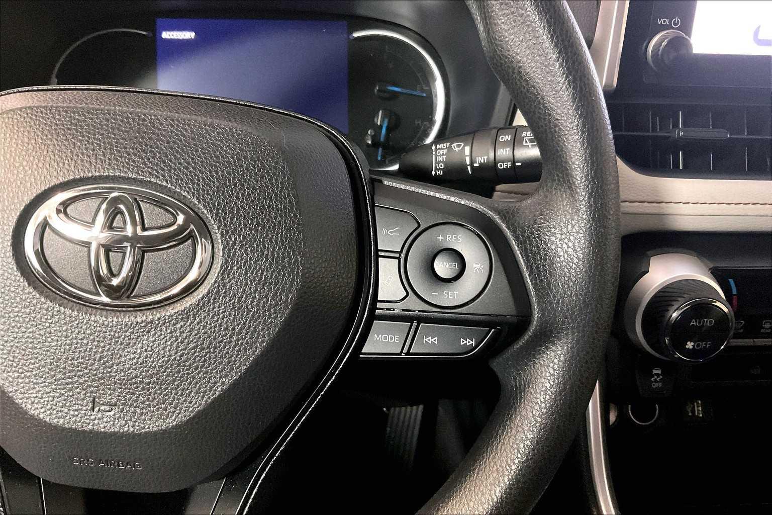 2023 Toyota RAV4 Hybrid XLE - Photo 24