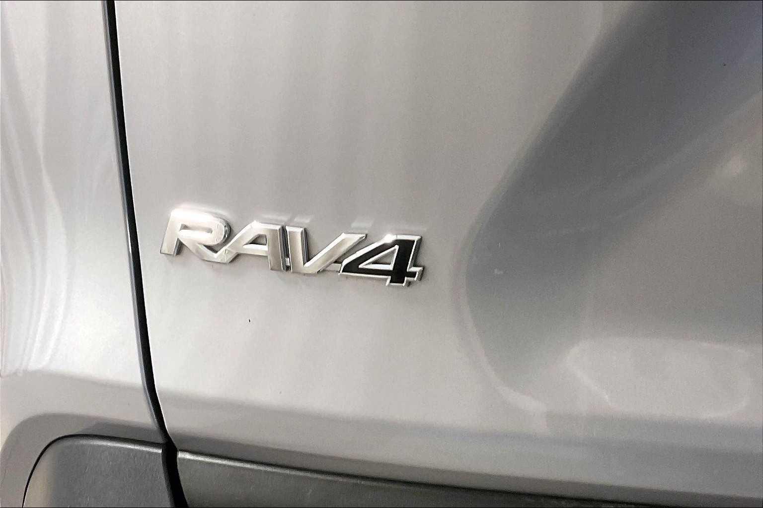 2023 Toyota RAV4 Hybrid XLE - Photo 29