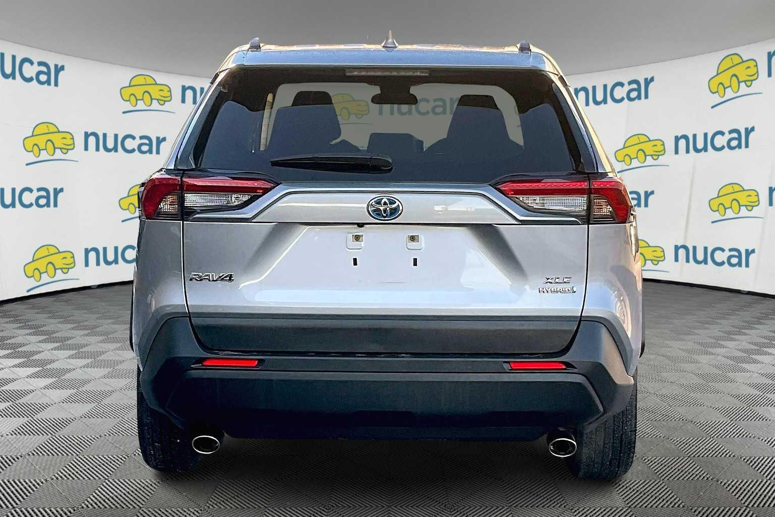 2023 Toyota RAV4 Hybrid XLE - Photo 5