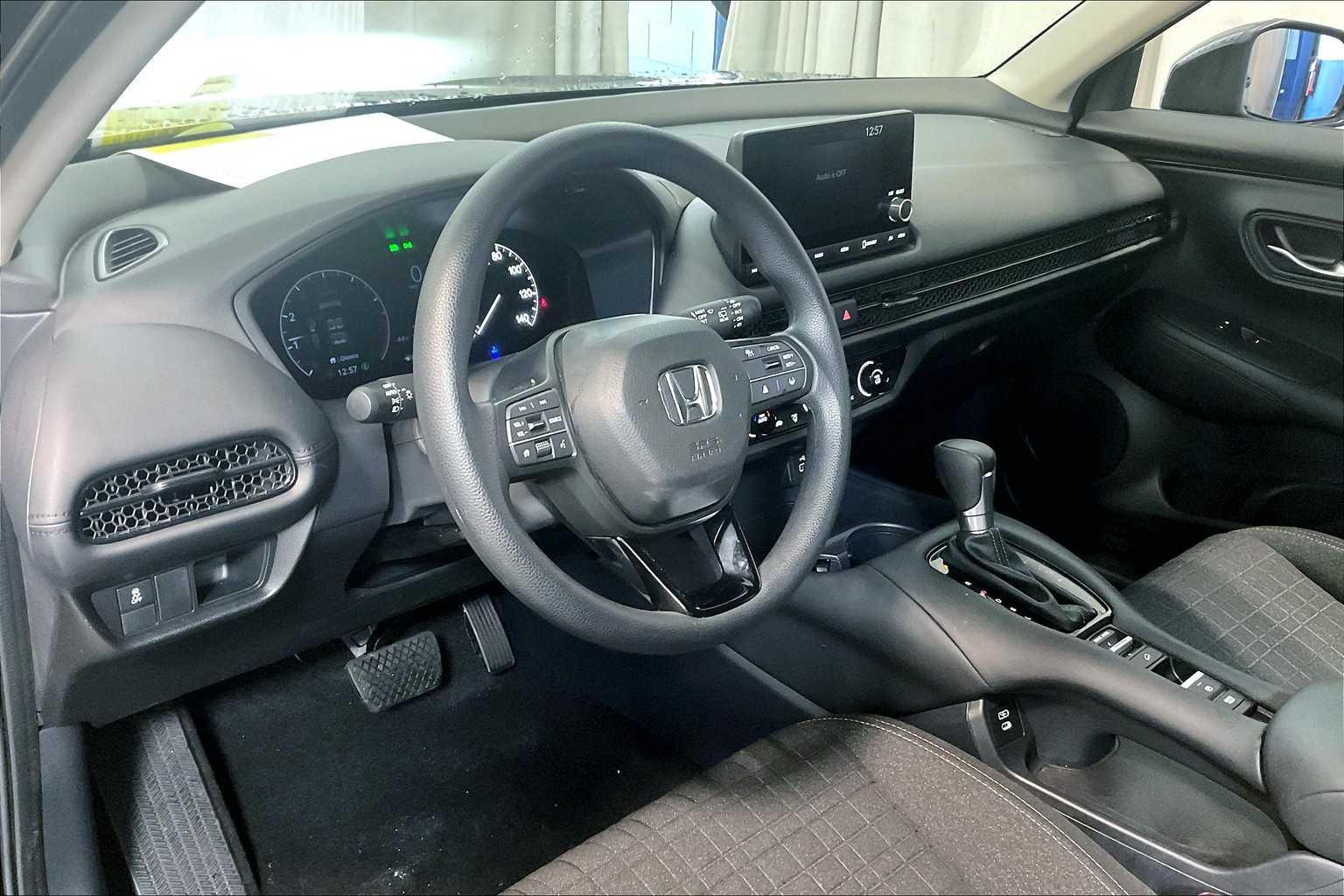 2025 Honda HR-V LX - Photo 8