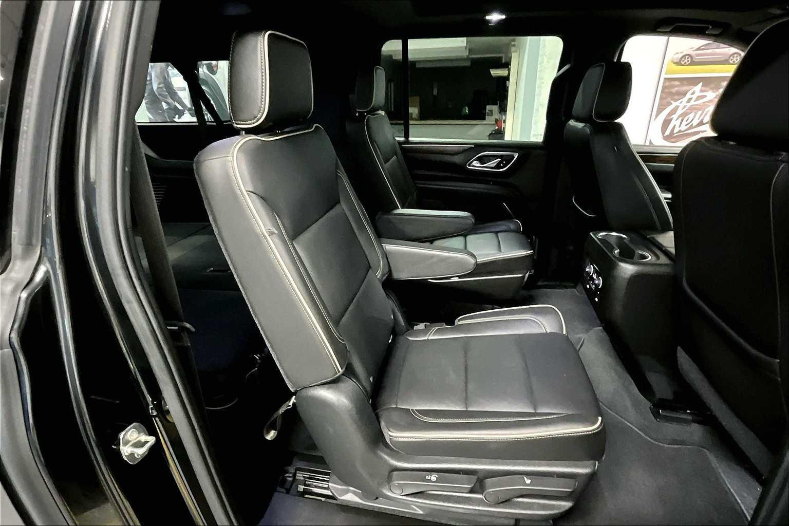 2021 Chevrolet Suburban Premier - Photo 16