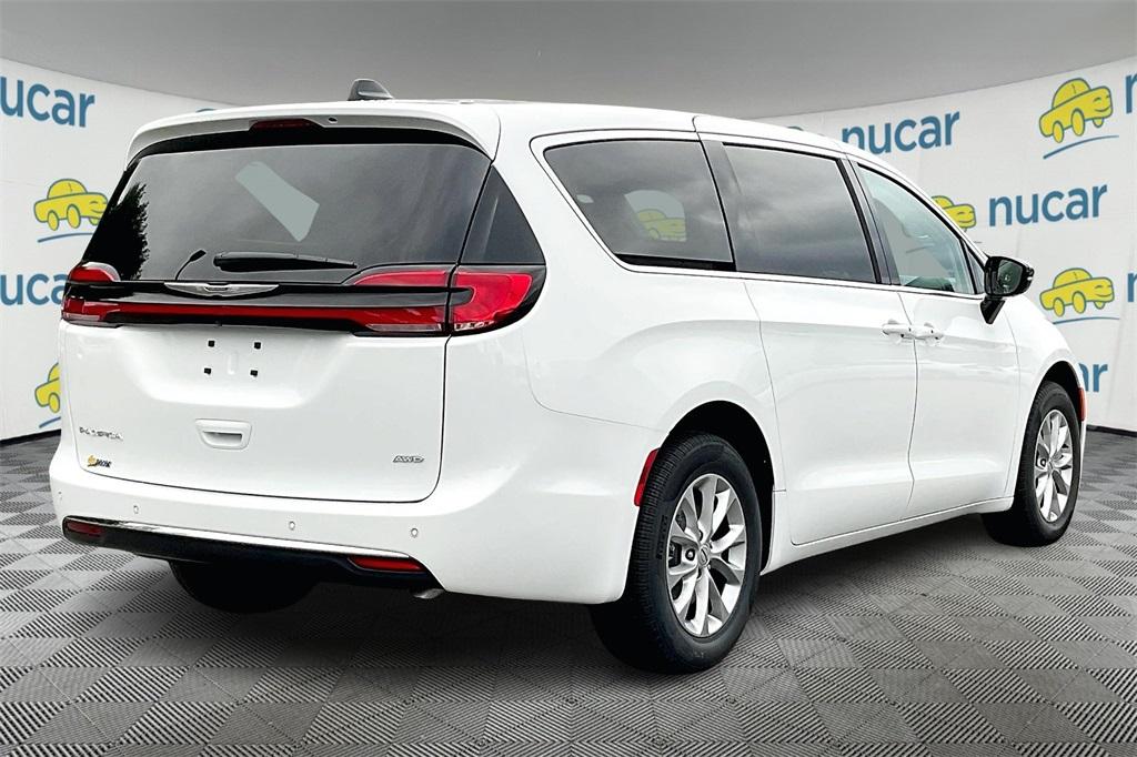 2024 Chrysler Pacifica Touring L - Photo 6