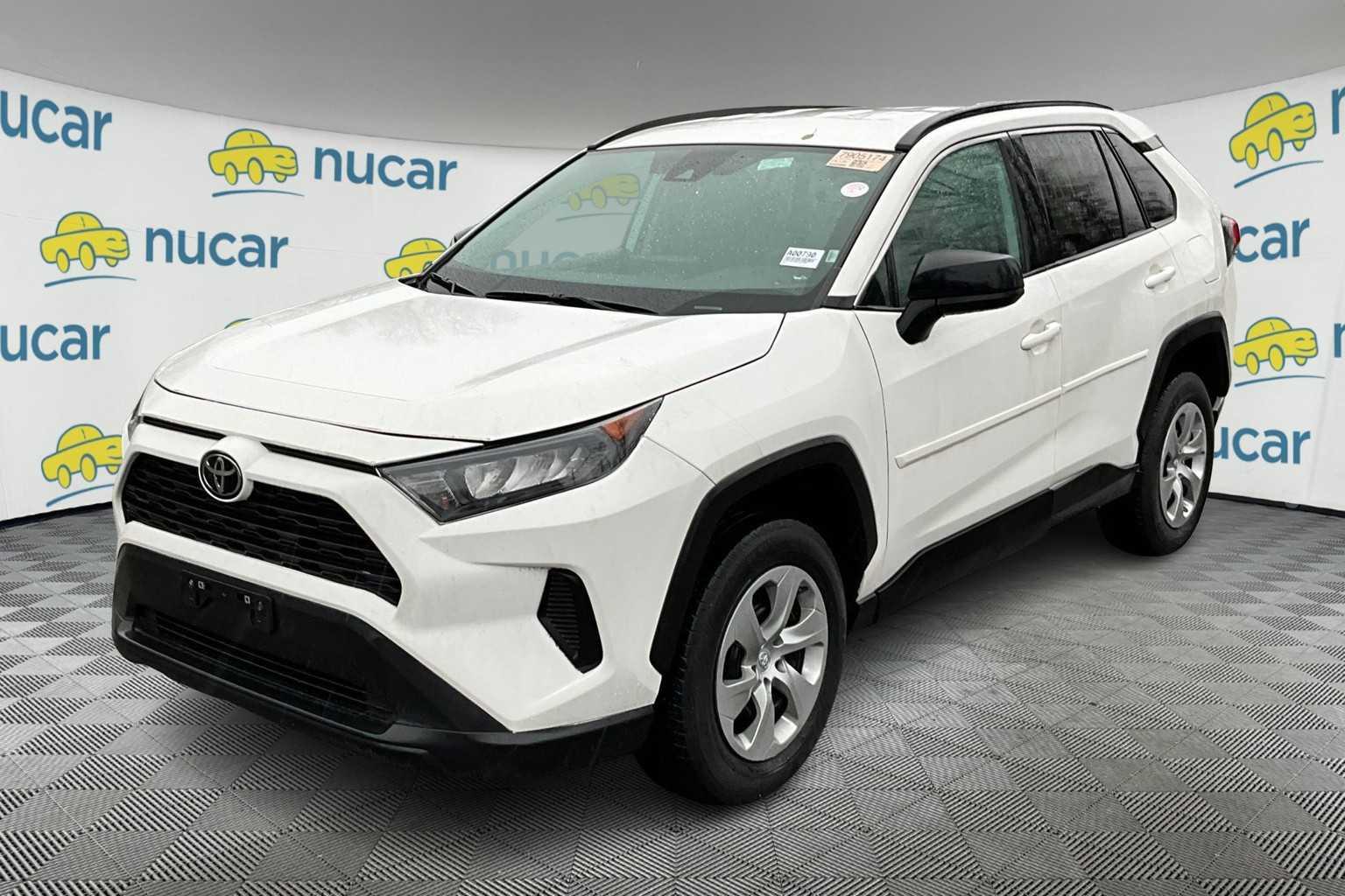 2021 Toyota RAV4 LE - Photo 3