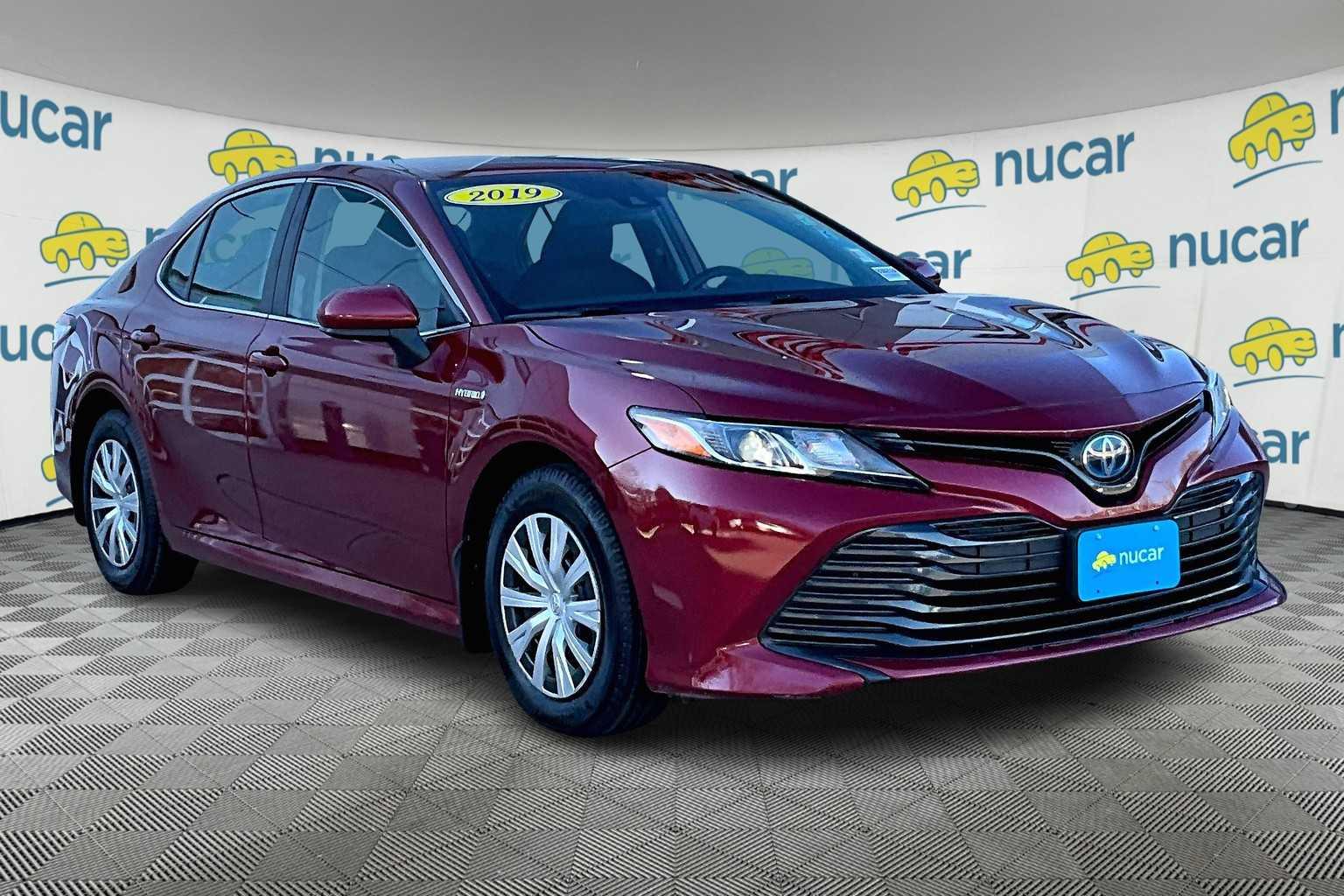 2019 Toyota Camry Hybrid LE