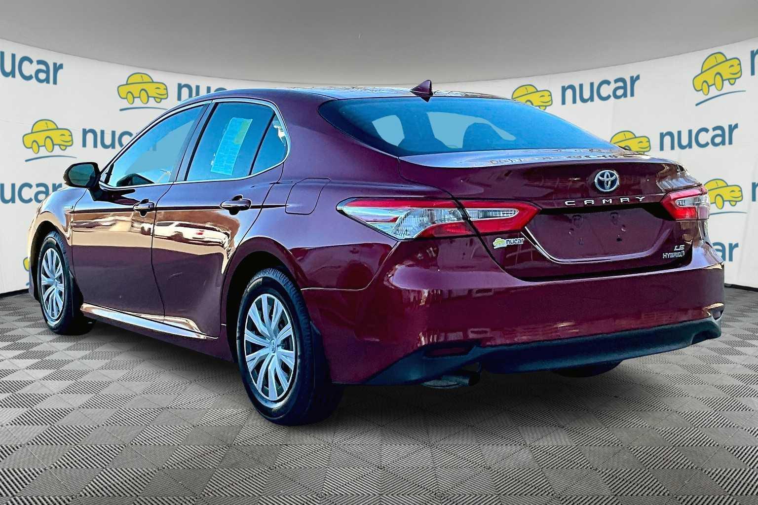 2019 Toyota Camry Hybrid LE - Photo 4