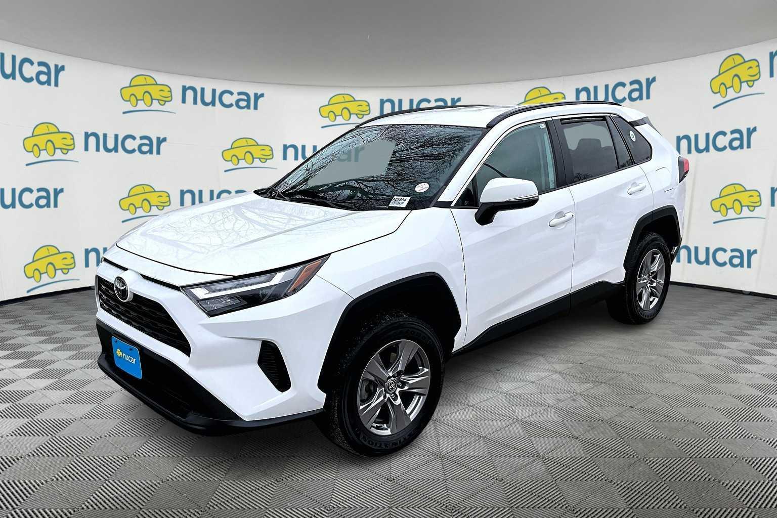 2023 Toyota RAV4 XLE - Photo 2