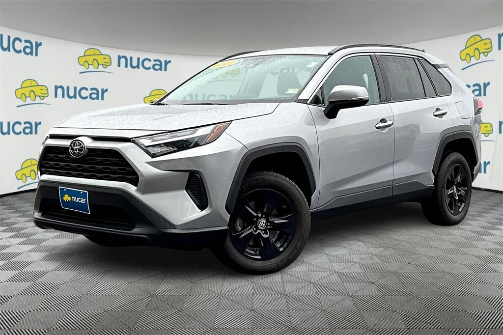 2022 Toyota RAV4 XLE - Photo 3