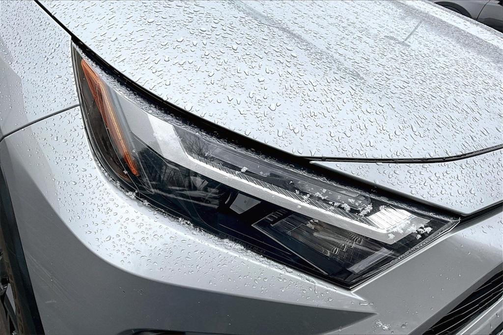 2022 Toyota RAV4 XLE - Photo 31