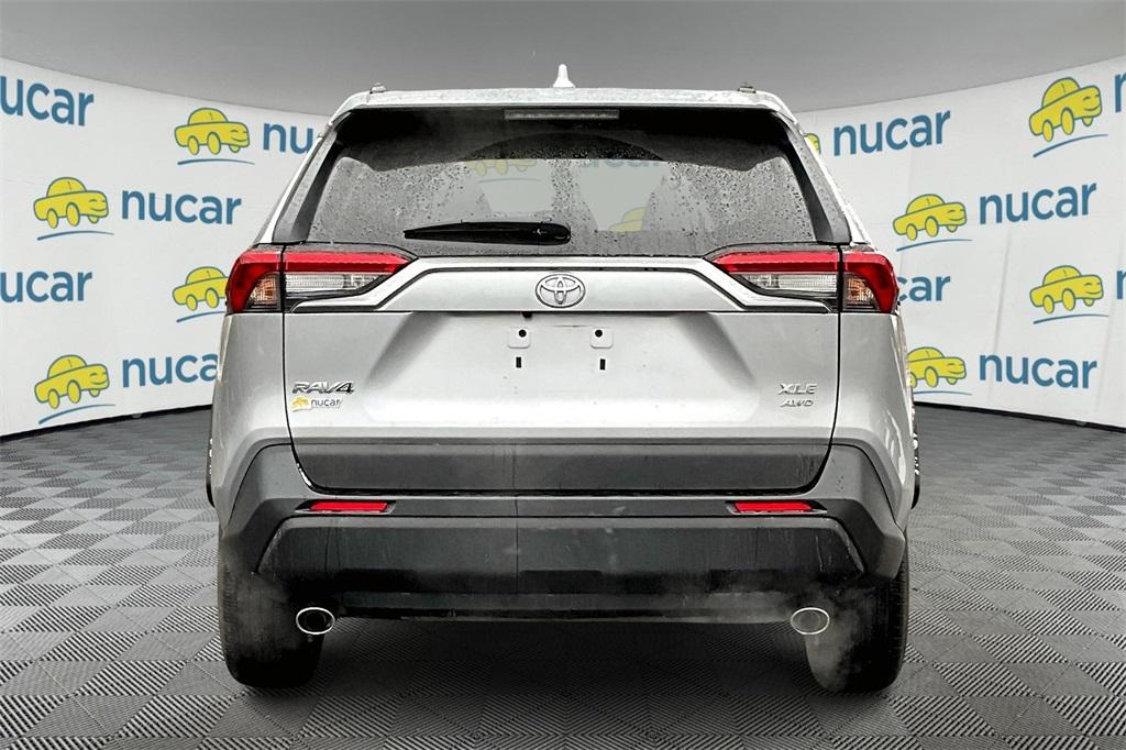 2022 Toyota RAV4 XLE - Photo 5