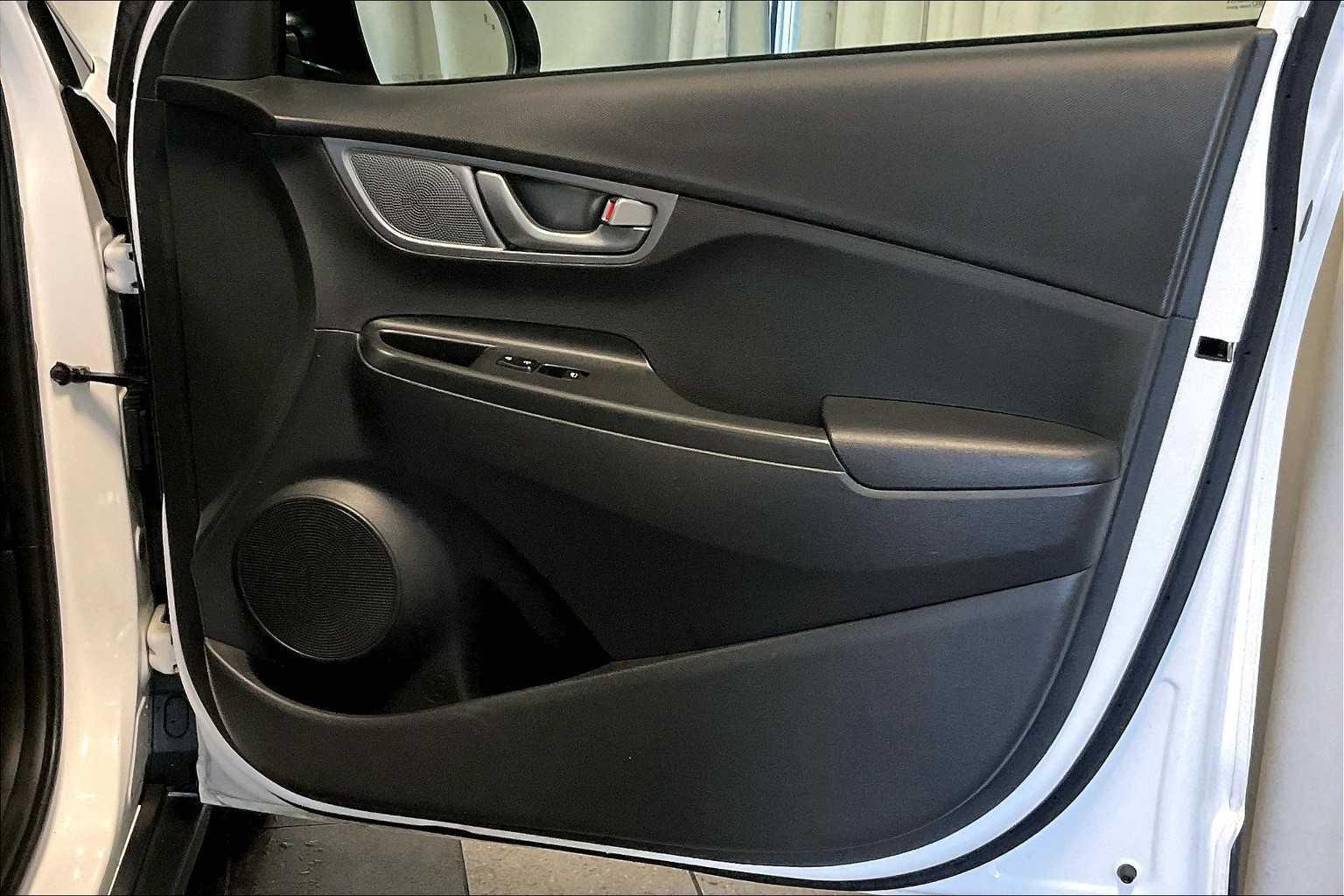 2021 Hyundai Kona Electric SEL - Photo 12