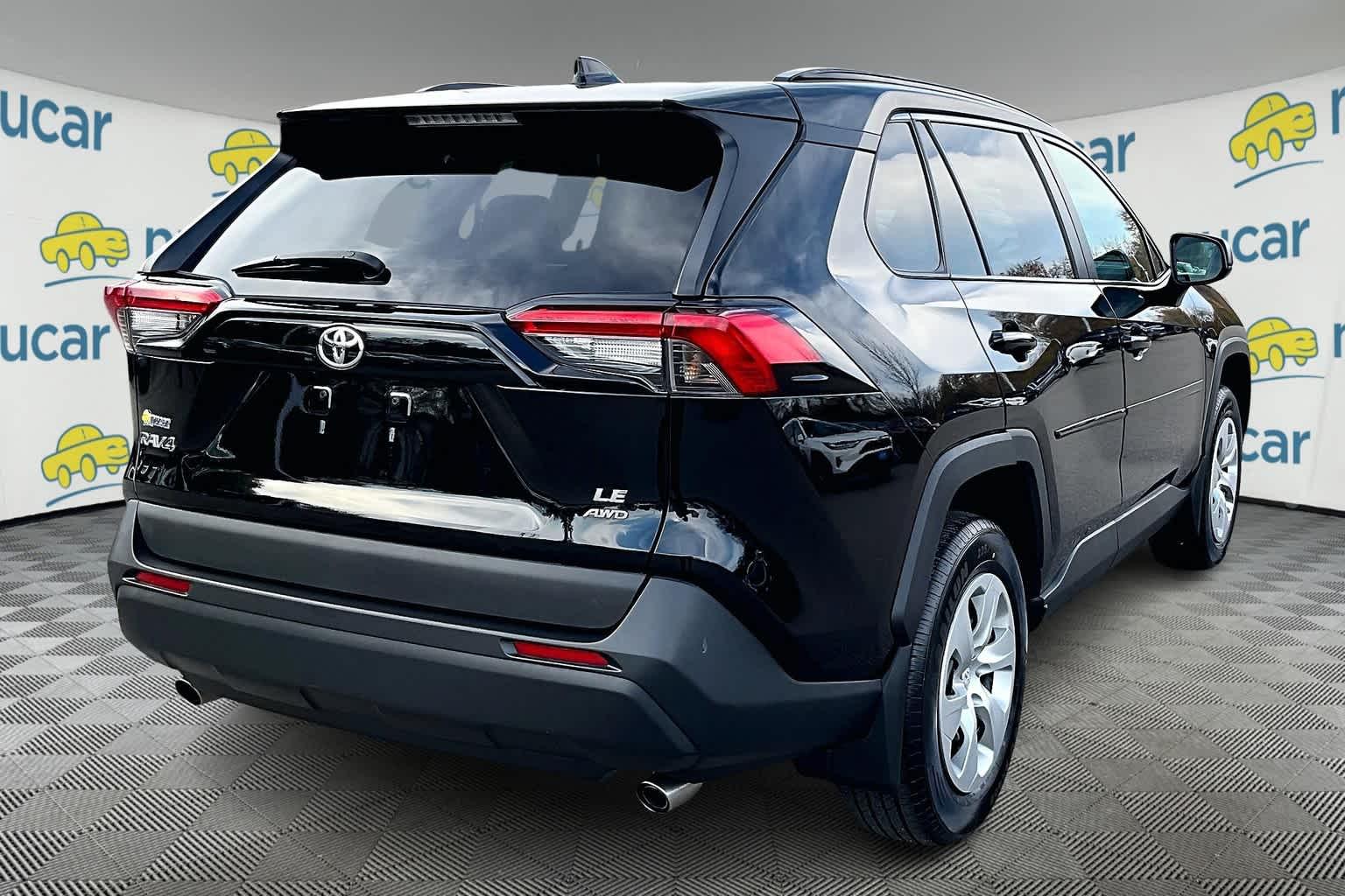 2021 Toyota RAV4 LE - Photo 6