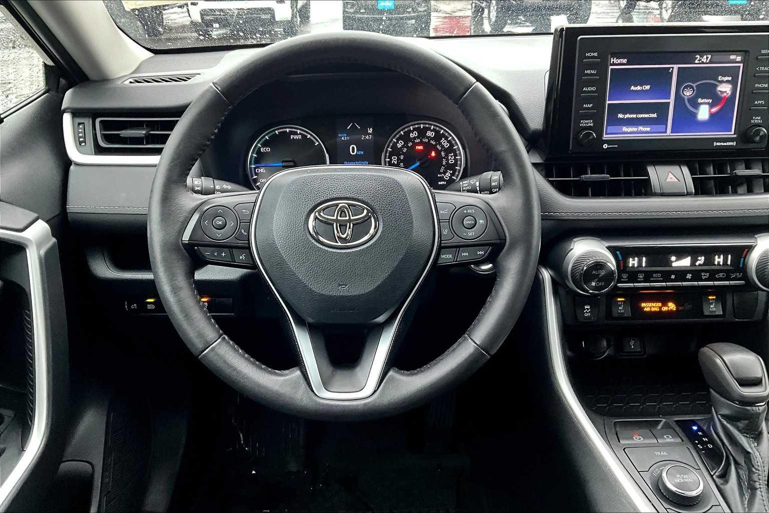 2021 Toyota RAV4 Hybrid XLE - Photo 17