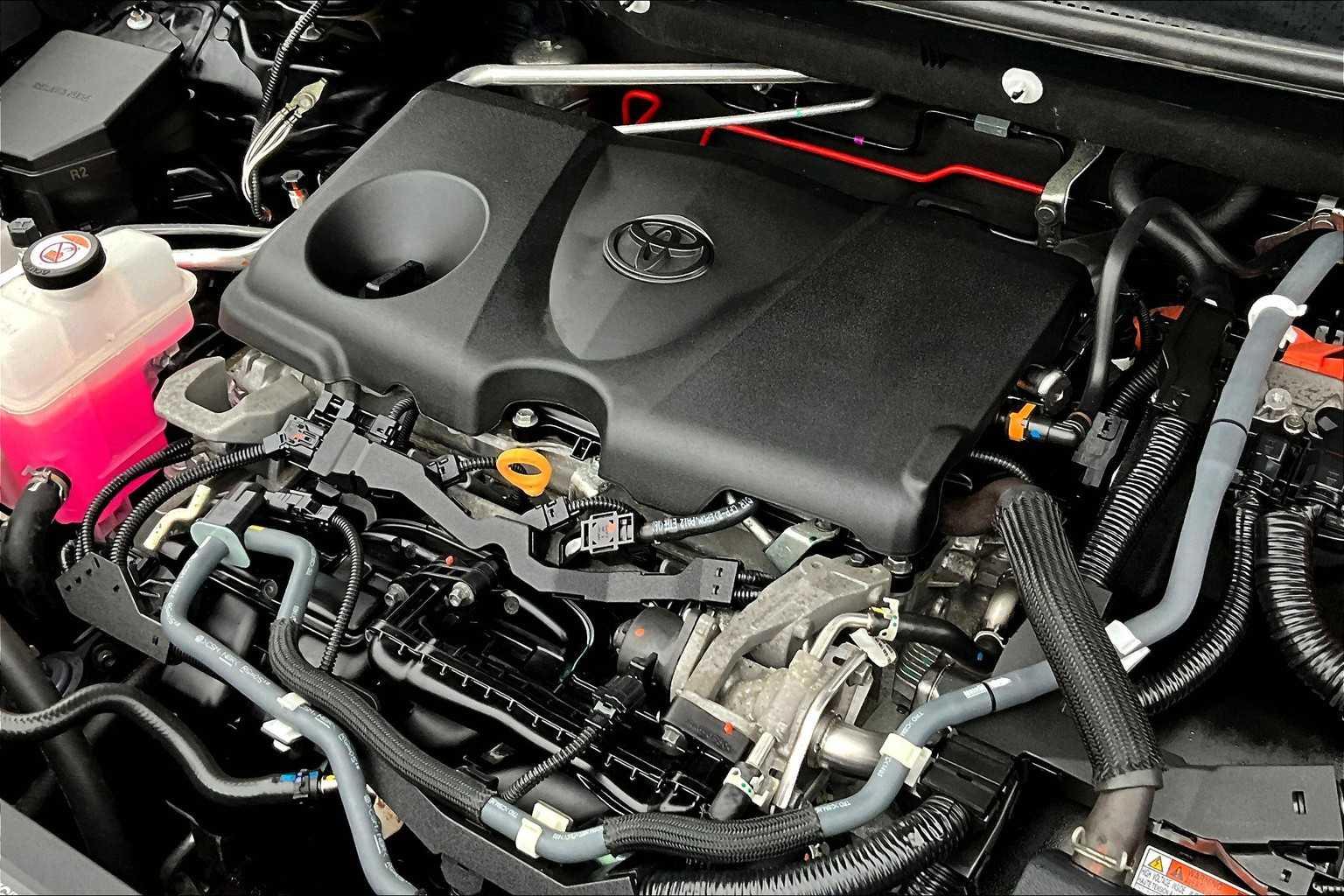 2021 Toyota RAV4 Hybrid XLE - Photo 35