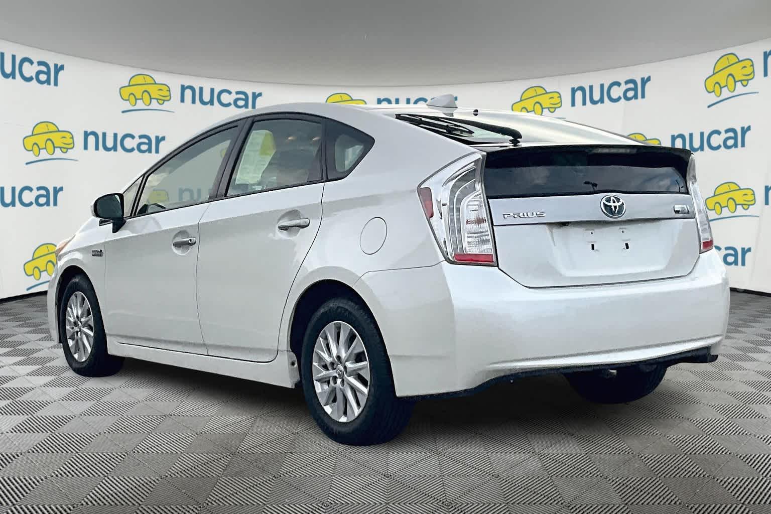 2012 Toyota Prius Plug-In Advanced - Photo 4