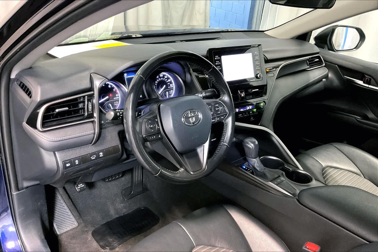 2022 Toyota Camry SE - Photo 8