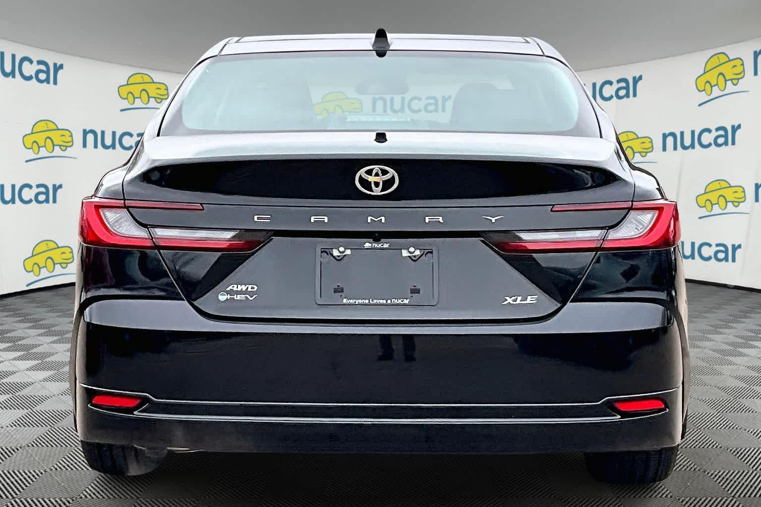 2025 Toyota Camry XLE - Photo 6