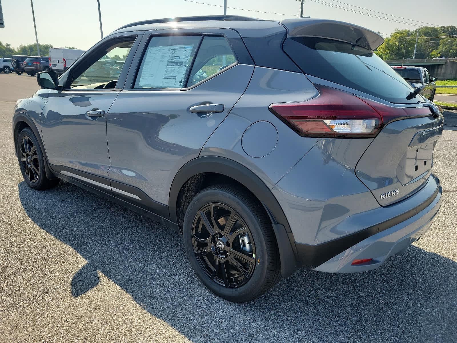 2024 Nissan Kicks SR - Photo 3