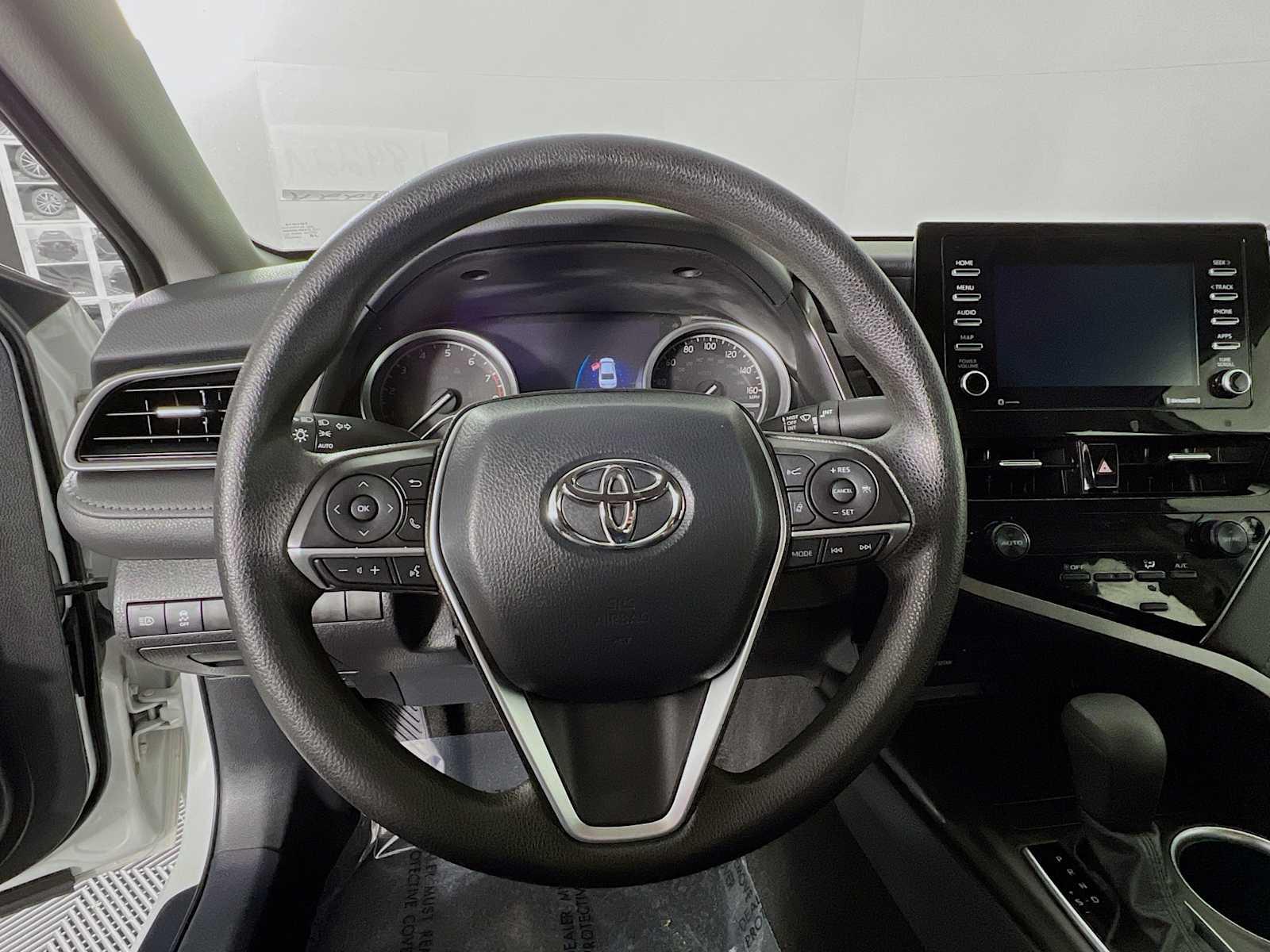 2022 Toyota Camry LE - Photo 11