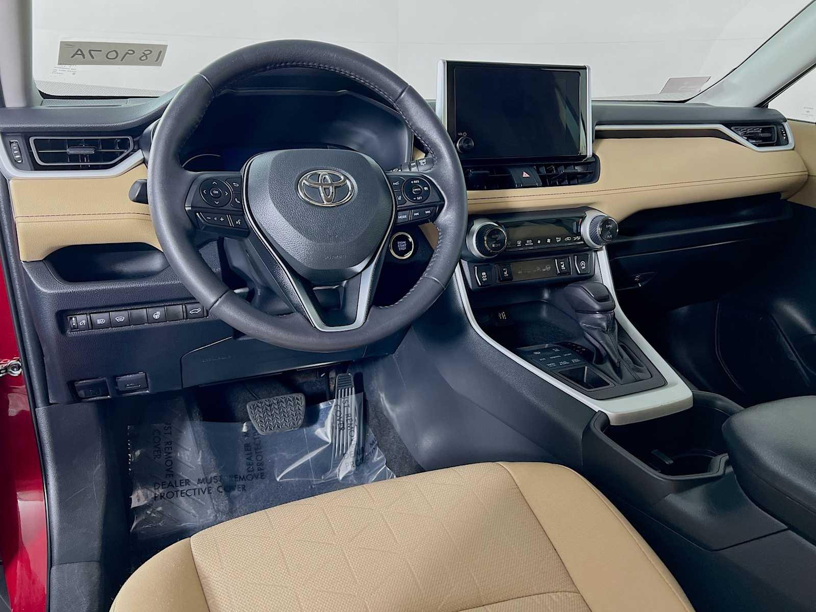 2023 Toyota RAV4 XLE - Photo 9