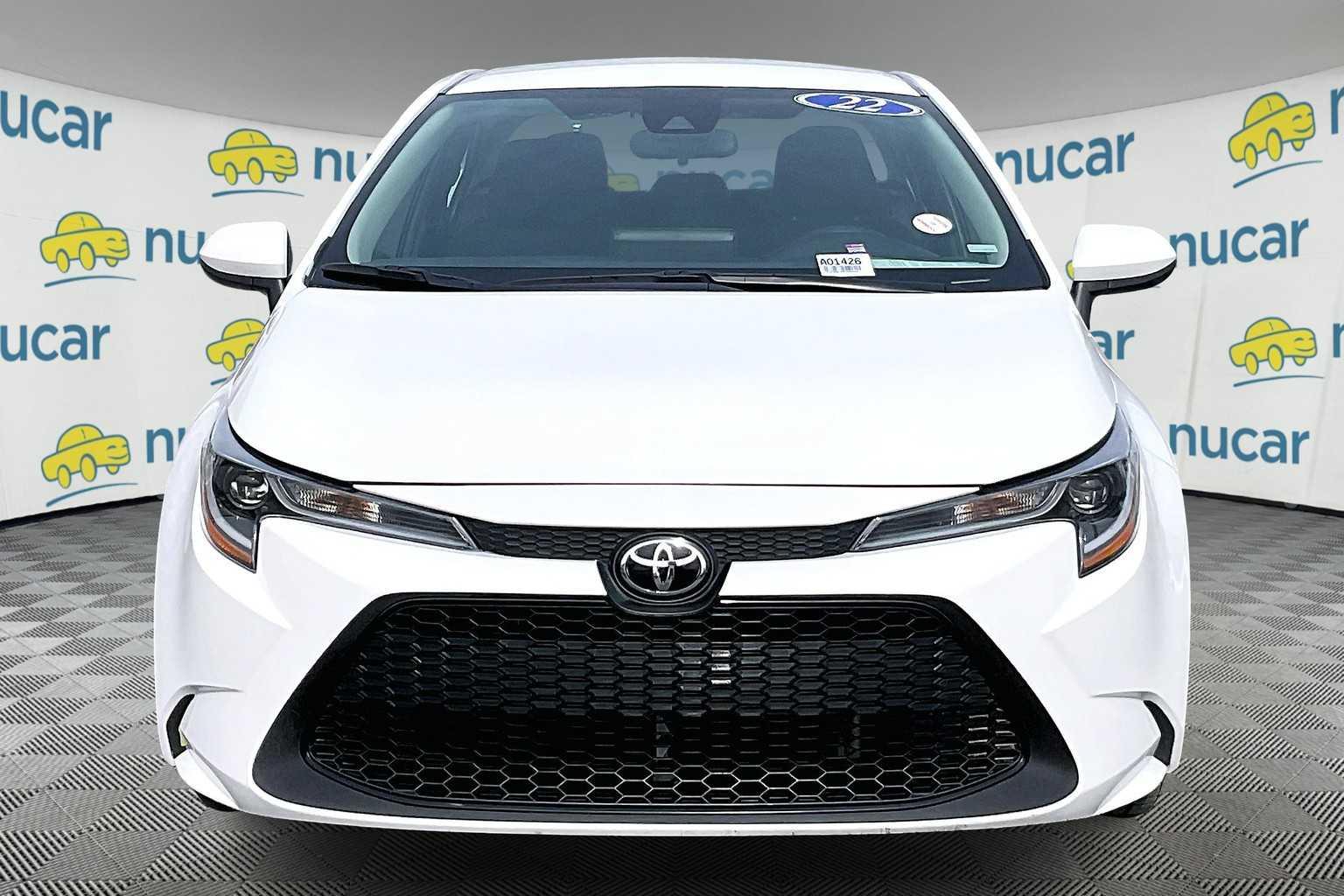 2022 Toyota Corolla LE - Photo 2