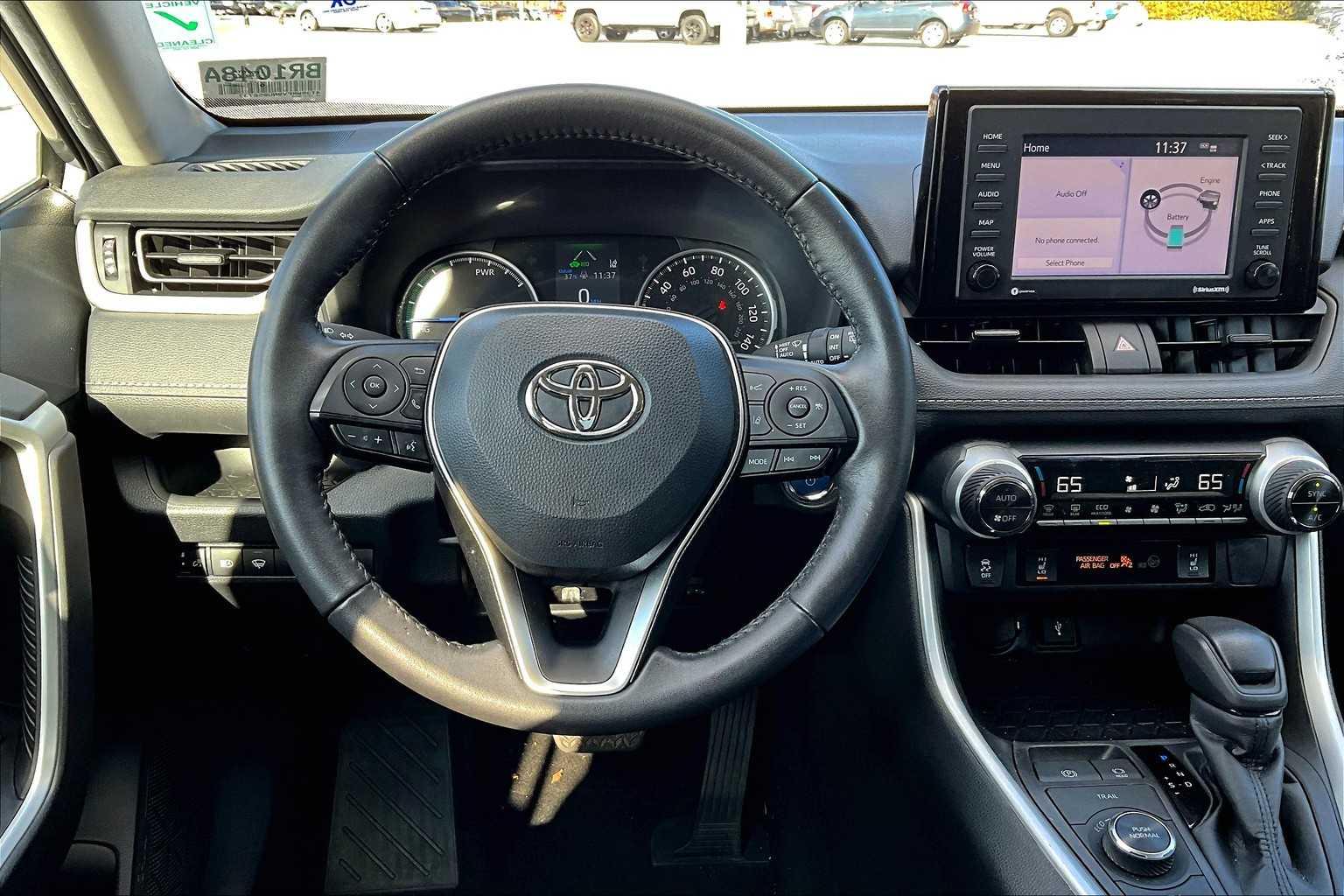 2022 Toyota RAV4 Hybrid XLE - Photo 17