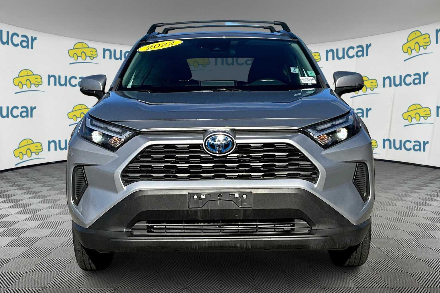 2022 Toyota RAV4 Hybrid XLE - Photo 2