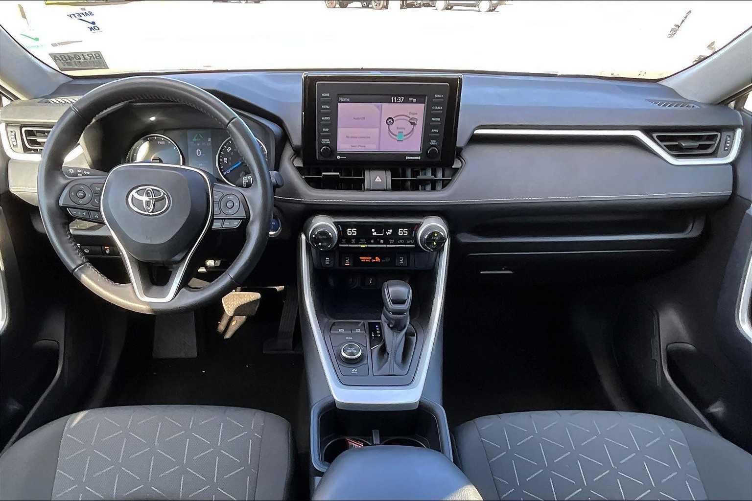 2022 Toyota RAV4 Hybrid XLE - Photo 21