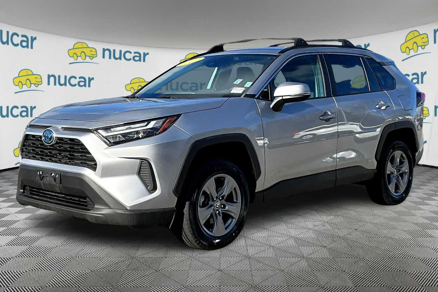 2022 Toyota RAV4 Hybrid XLE - Photo 3