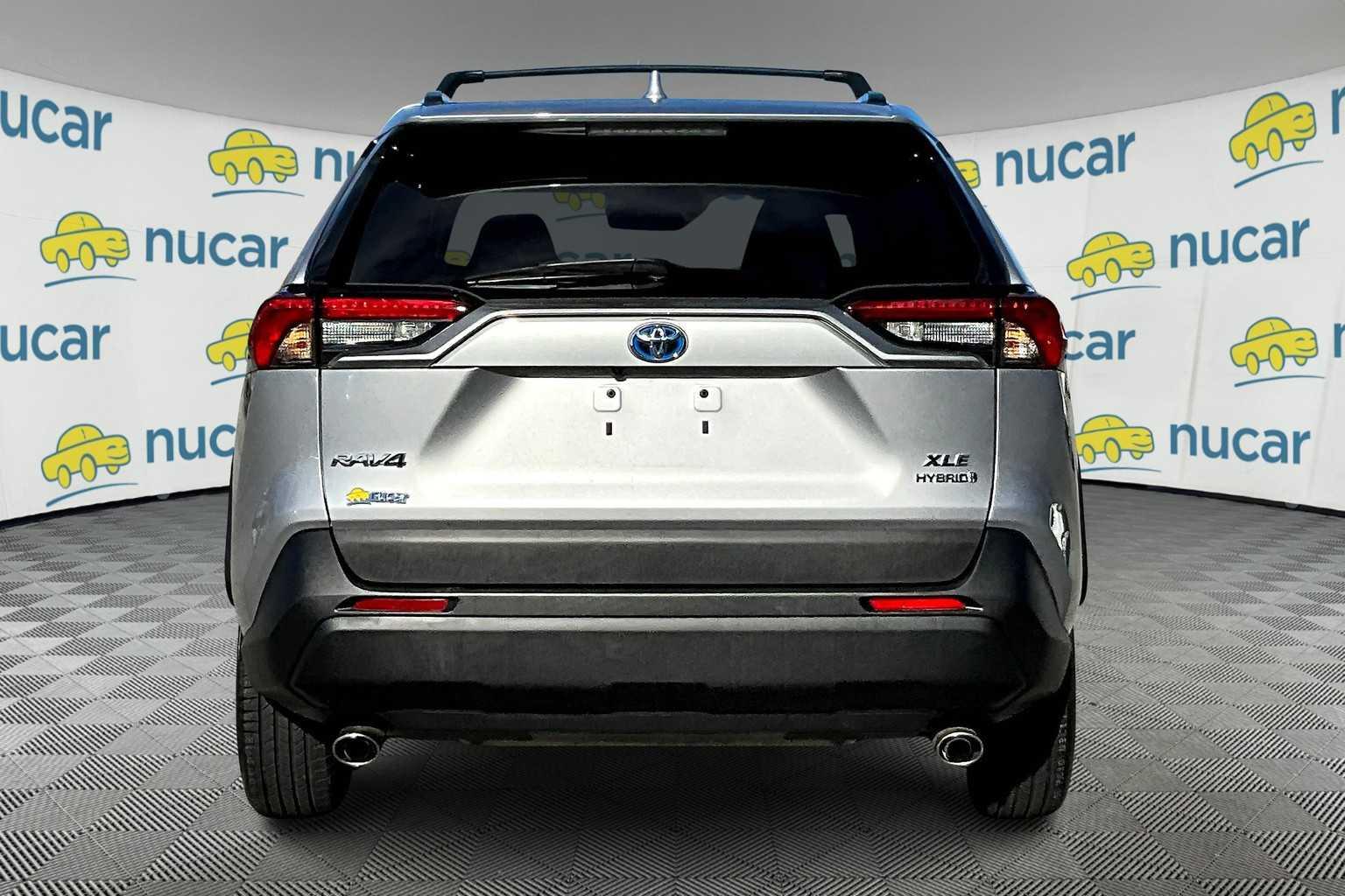 2022 Toyota RAV4 Hybrid XLE - Photo 5