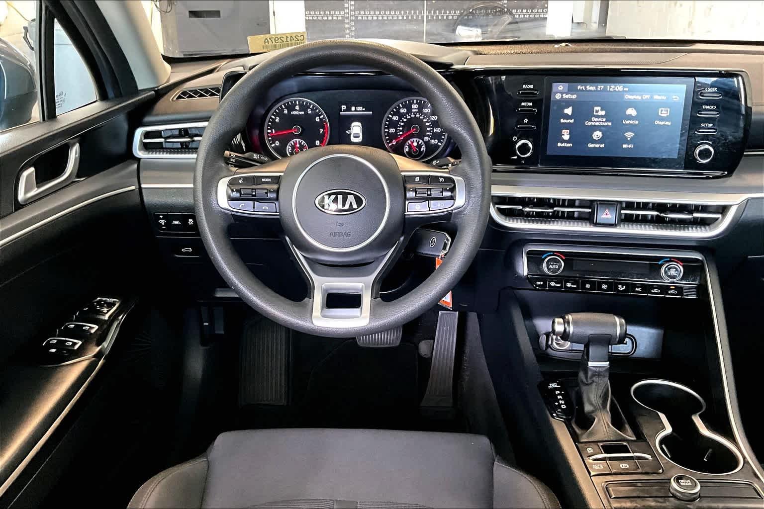 2021 Kia K5 LX - Photo 17