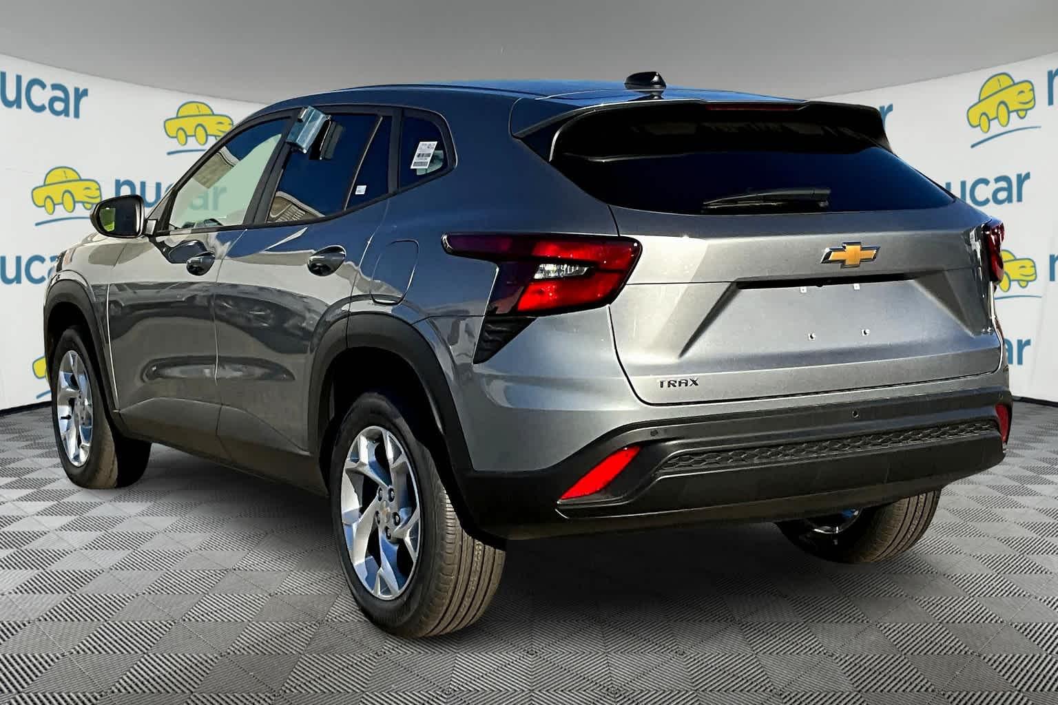 2025 Chevrolet Trax LS - Photo 5