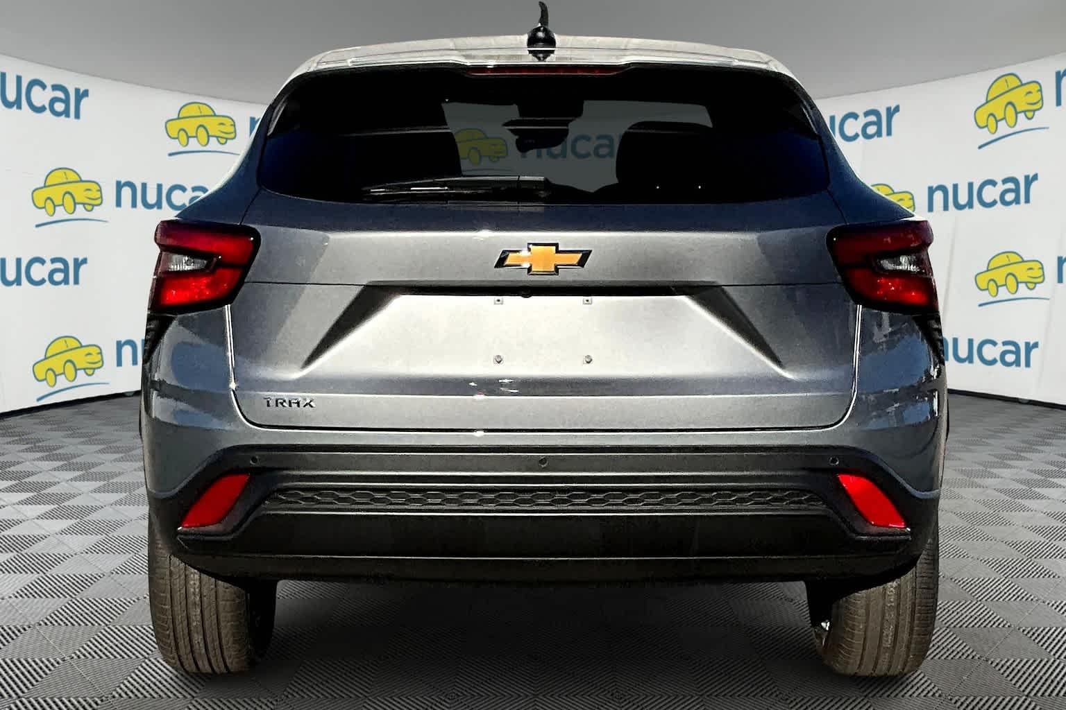 2025 Chevrolet Trax LS - Photo 6